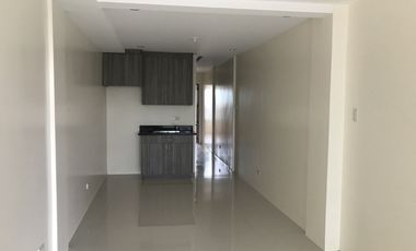 4 Storey Townhouse with 4Br and 3Car Garage FOR SALE/LEASE in Scout area Brgy. Laging Handa, QC