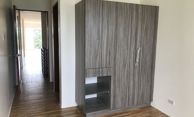 4 Storey Townhouse with 4Br and 3Car Garage FOR SALE/LEASE in Scout area Brgy. Laging Handa, QC