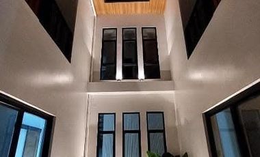 For Sale: House & Lot in BF Resort, Las Piñas