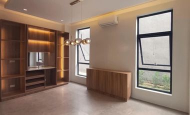 For Sale: House & Lot in BF Resort, Las Piñas