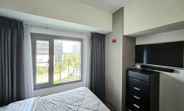 1BR w/ Balcony & Parking FOR SALE at Bristol at Parkway Place Alabang Muntinlupa