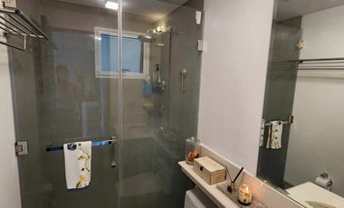 1BR w/ Balcony & Parking FOR SALE at Bristol at Parkway Place Alabang Muntinlupa