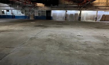 SE RENTA BODEGA AVENIDA OCEANÍA