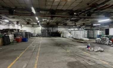 SE RENTA BODEGA AVENIDA OCEANÍA