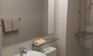 For Lease- 1BR Condo Bahamas tower 4th floor in Azure Bicutan Parañaque with Balcony, Furnished