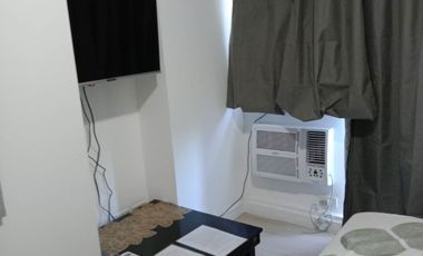 For Lease- 1BR Condo Bahamas tower 4th floor in Azure Bicutan Parañaque with Balcony, Furnished