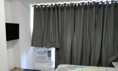 For Lease- 1BR Condo Bahamas tower 4th floor in Azure Bicutan Parañaque with Balcony, Furnished