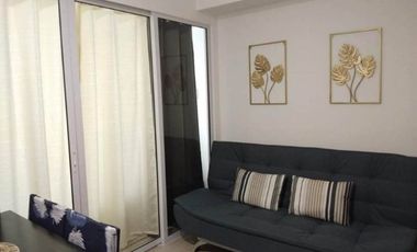 For Lease- 1BR Condo Bahamas tower 4th floor in Azure Bicutan Parañaque with Balcony, Furnished