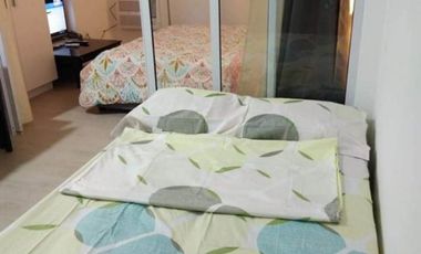 For Lease- 1BR Condo Bahamas tower 4th floor in Azure Bicutan Parañaque with Balcony, Furnished