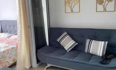 For Lease- 1BR Condo Bahamas tower 4th floor in Azure Bicutan Parañaque with Balcony, Furnished