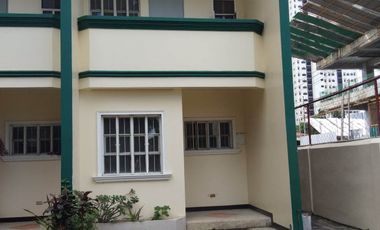 Property # 10085 Townhouse with parking for rent in A.S Fortuna Mandaue City