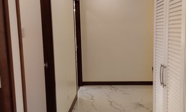 NEW, Penthouse 3BR 1MR 3T&B Nicely interior Design Semi Furnish facing amenities, with Balconies