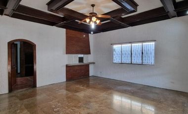 PN55735 Bungalow House with Pool for Rent in San Juan!