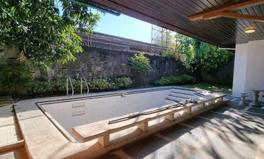 PN55735 Bungalow House with Pool for Rent in San Juan!