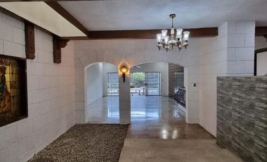 PN55735 Bungalow House with Pool for Rent in San Juan!