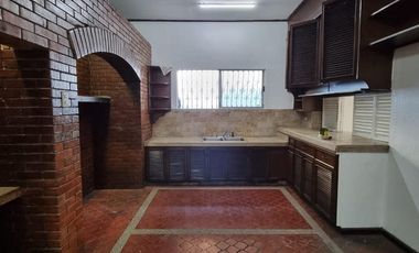 PN55735 Bungalow House with Pool for Rent in San Juan!