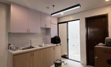 For Sale Townhouse(Residential) IN GALAS QC