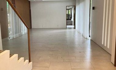 For Rennt 4 Bedroom House in Dasmarinas Village Makati