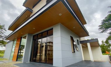 Treveia Nuvali Calamba Laguna Modern corner House for Sale