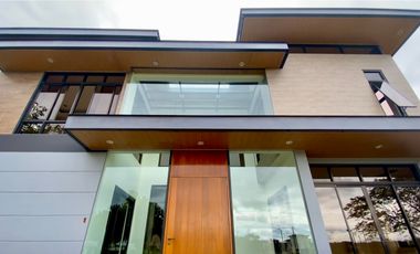 Treveia Nuvali Calamba Laguna Modern corner House for Sale
