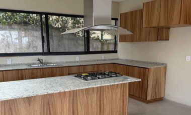 CASA EN RENTA EN CLUB Y DENTRO DEL CAMPO DE GOLF ALTOZANO, MORELIA