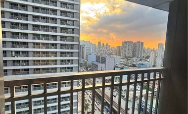 FAME RESIDENCES WITH OWN MALL!! ALONG EDSA MANDALUYONG