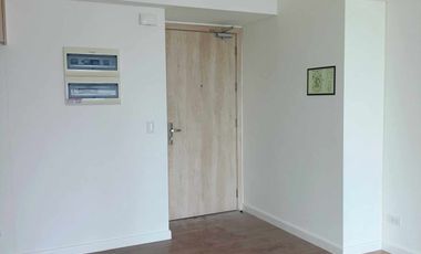 1BR UNIT IN PATIO SUITE with parking FOR SALE