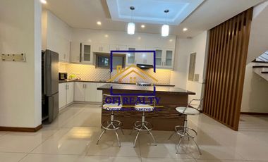 For Rent: House 6 Ensuite Bedrooms with Pool in Angeles City, Pampanga