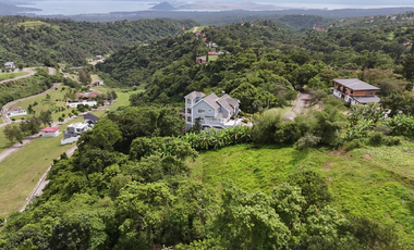 House For Sale in Canyonwoods with View of Taal Lake. Near Tagaytay