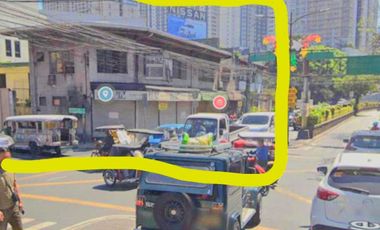 Highly commercialized lot with building for sale in Mandaluyong City
