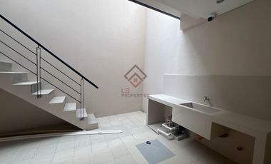 FOR SALE Brand New Modern, Bright, and Airy 4-Unit Townhouse in San Juan - SH73