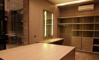 6 Bedroom Luxury House for Sale in Dasmarinas Village