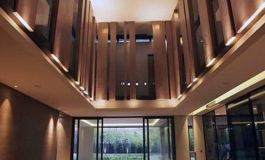 6 Bedroom Luxury House for Sale in Dasmarinas Village