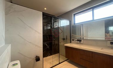 FOR SALE Ultra Modern Townhouse in Multinational Village - SH10