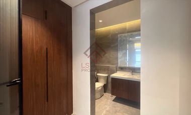 FOR SALE Ultra Modern Townhouse in Multinational Village - SH10