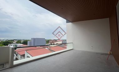 FOR SALE Ultra Modern Townhouse in Multinational Village - SH10