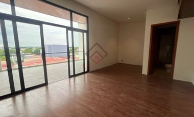 FOR SALE Ultra Modern Townhouse in Multinational Village - SH10