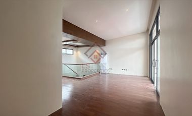 FOR SALE Ultra Modern Townhouse in Multinational Village - SH10
