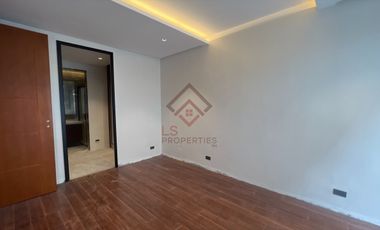 FOR SALE Ultra Modern Townhouse in Multinational Village - SH10