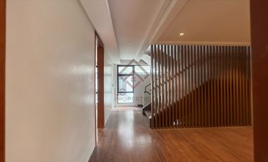 FOR SALE Ultra Modern Townhouse in Multinational Village - SH10