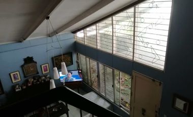 For Sale 1 Main House and 1 Apartment at Brgy. Tejeros Makati City