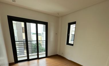 Prime Townhouse Unit For Sale in Circulo Verde Garden Homes