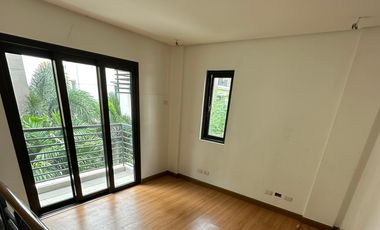 Prime Townhouse Unit For Sale in Circulo Verde Garden Homes