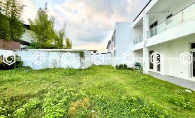 A Scenic View of City & Mt. Arayat: 4 Bedrooms Villa for Rent Located in Clark