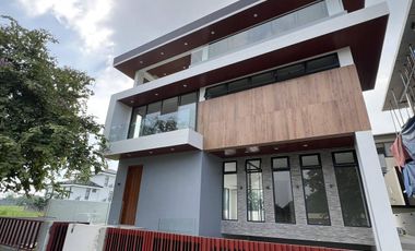 For Sale Alabang West Brand new 5 bedroom House Las Piñas house and lot for sale