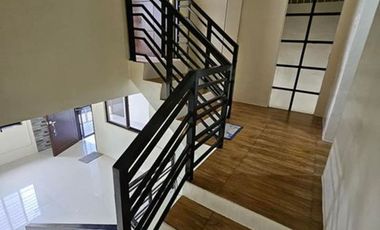 2-Storey Townhouse w/ 4-Bedroom for Rent in B.F. Homes, Parañaque City