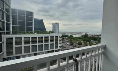 1 BR w/ Bal. (Facing Manila bay) at Shore 1