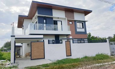 Two- Storey H&L w/ pool, Bare, RFO in San Pablo Magalang, Pampanga for Sale
