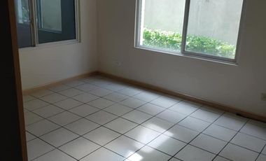PN56580 Townhouse For Rent in NEW MANILA QC!