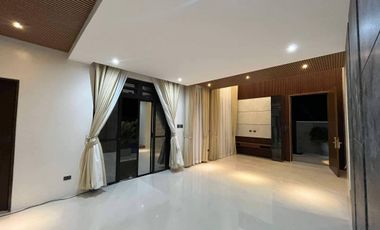 MODERN LUXURY MANSION WITH SWIMMING POOL IN CITY OF SAN FERNANDO, PAMPANGA